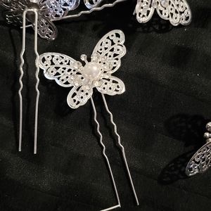 Set of 19 butterfly and pearl hair pins